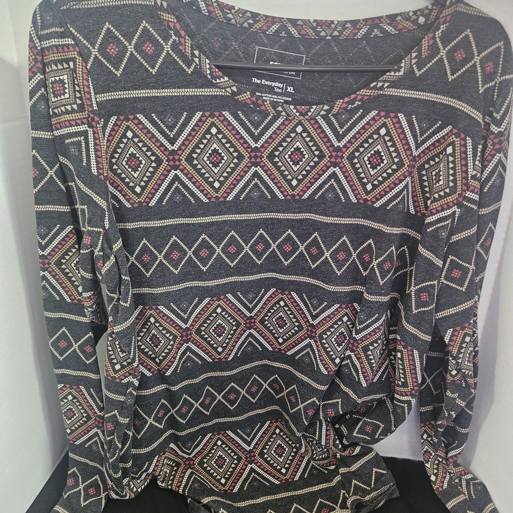 Sonoma Women's Long Sleeve Top - Black and Red Geometric